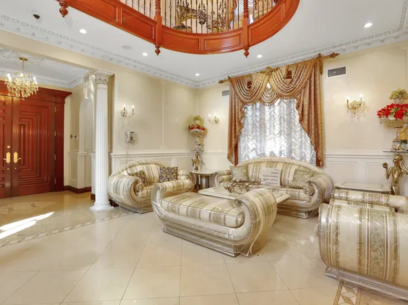 184-46 Aberdeen Road image 8 of 43