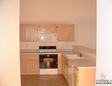 Kitchen/Breakfast Bar