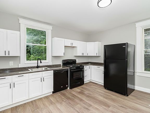 2nd image of 816 Pedretti Ave #2