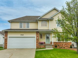 5725 SE 30th St, Des Moines, IA 50320