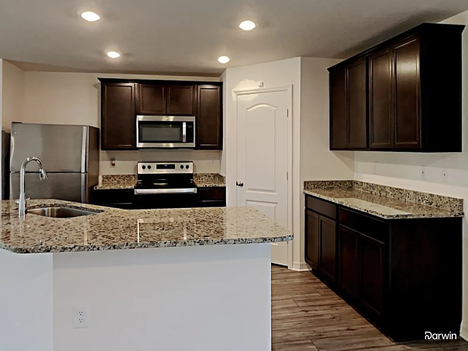 3 bed, 2.0 bath, 1463 sqft, $1,795 — Photo 3