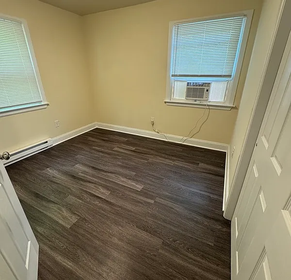 408 S West St — Photo 5