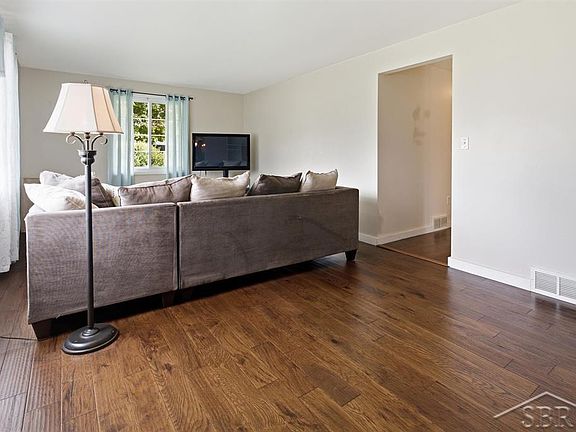 5th image of 538 Venice Ct