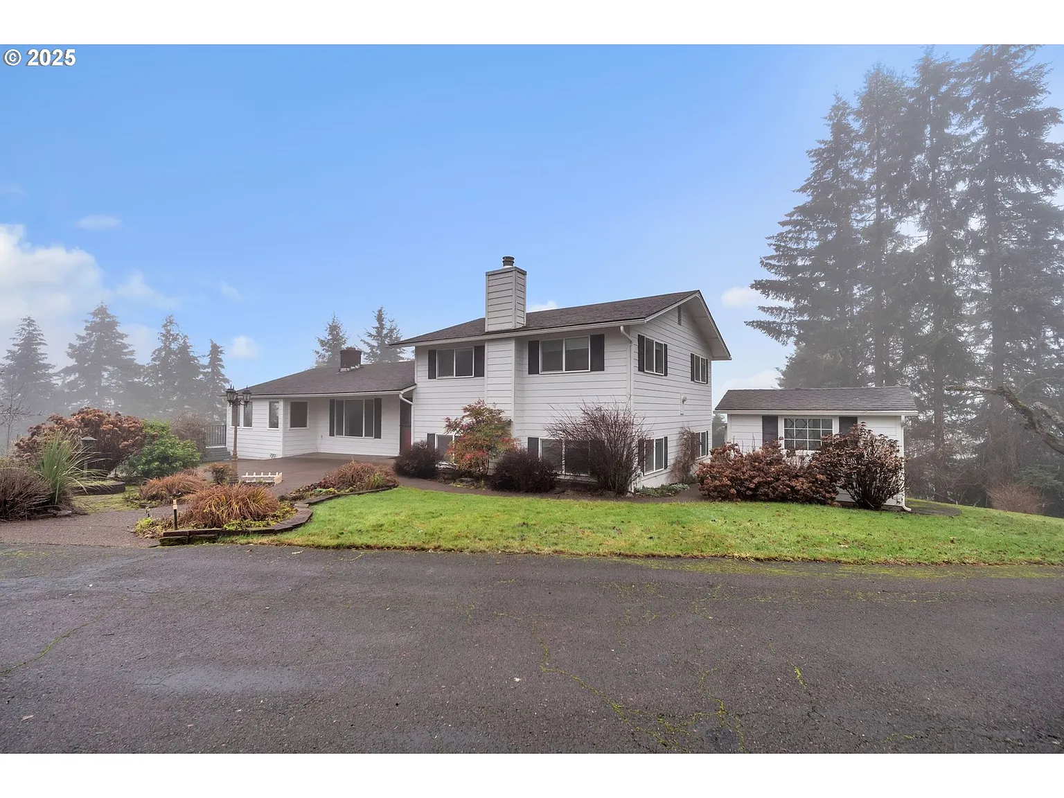 1600 NW Marjo Ln photo 1