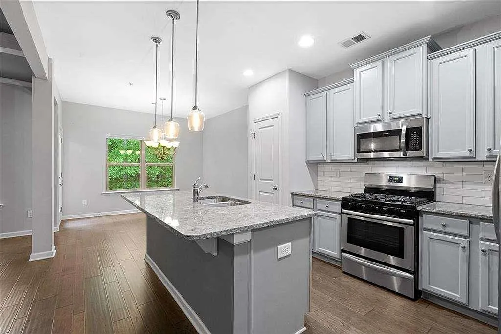 113 Oakview Passage - 1 — Photo 2