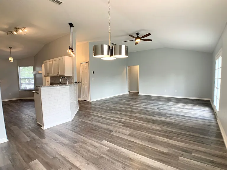 3201 Deer Creek Dr — Photo 8