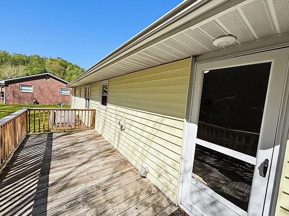 4th image of 5462 16th Street Rd