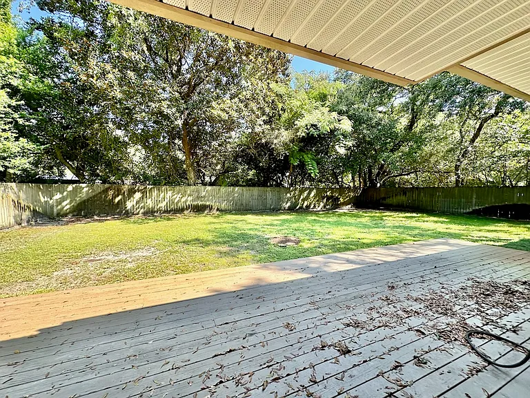 209 Coral Dr — Photo 18