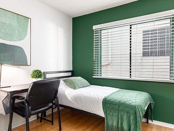 5th image of 1823 Pelham Ave APT 8