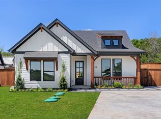 908 Tree Dr, Granbury, TX 76048