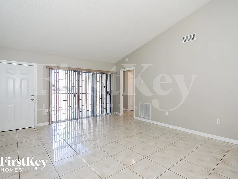 3410 NW 203rd St — Photo 3