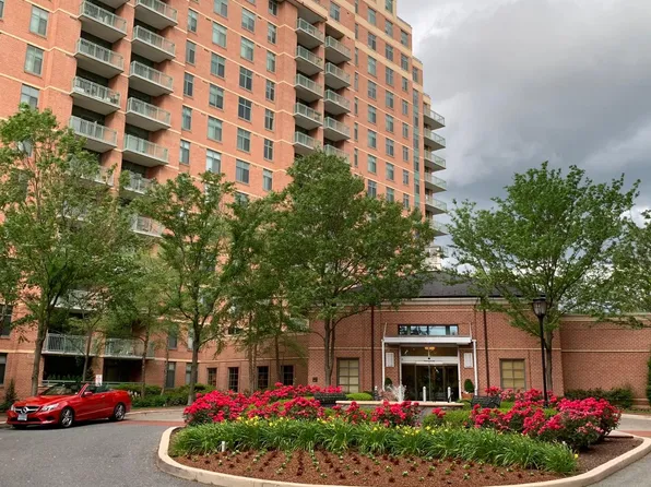 11700 Old Georgetown Rd Unit 910, North Bethesda, MD 20852