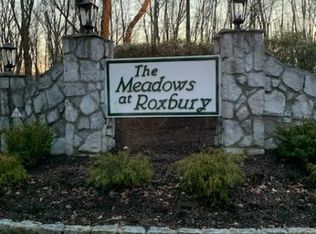 12 Garden Ct, Succasunna, NJ 07876