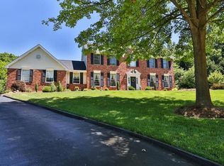1306 Dietrich Oaks Dr, Ballwin, MO 63021