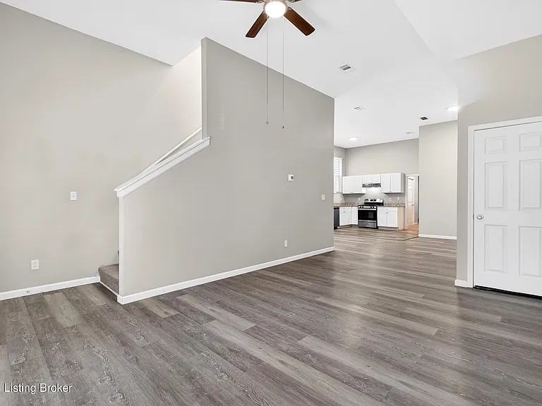 718 Camp St — Photo 8