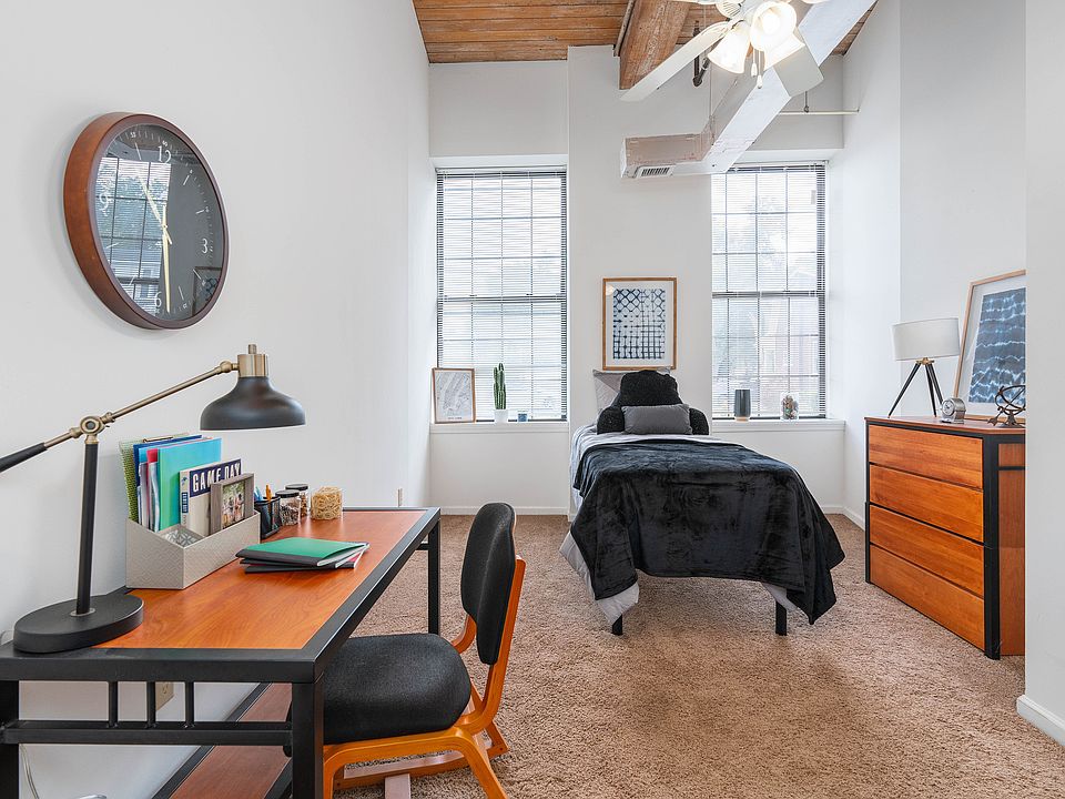 Ribbon Place - Student Housing Community - Bedroom