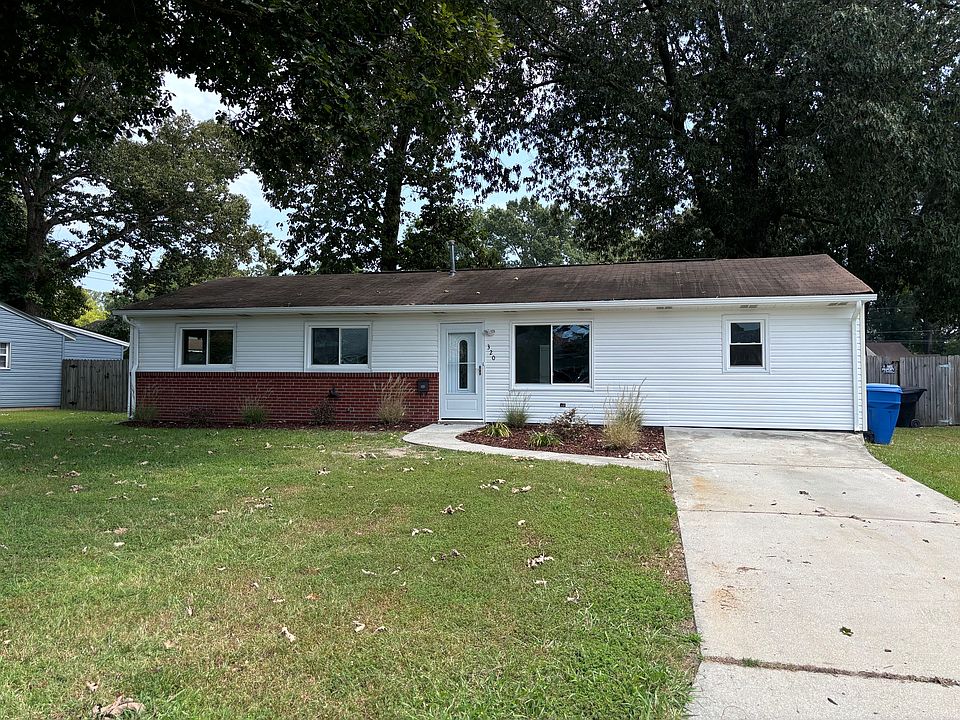 1st image of 320 Barcelona Ln