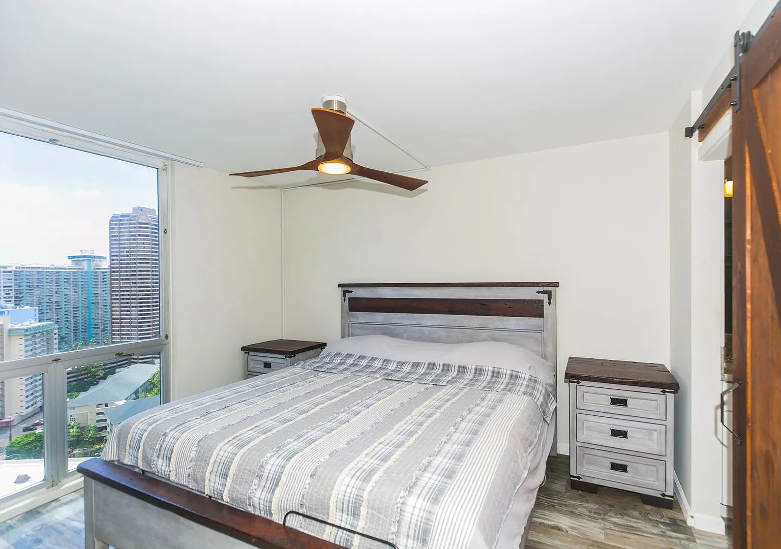 469 Ena Rd #2402 — Photo 2