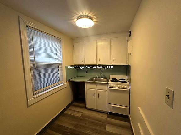 5th image of 44 Kirkland St #2