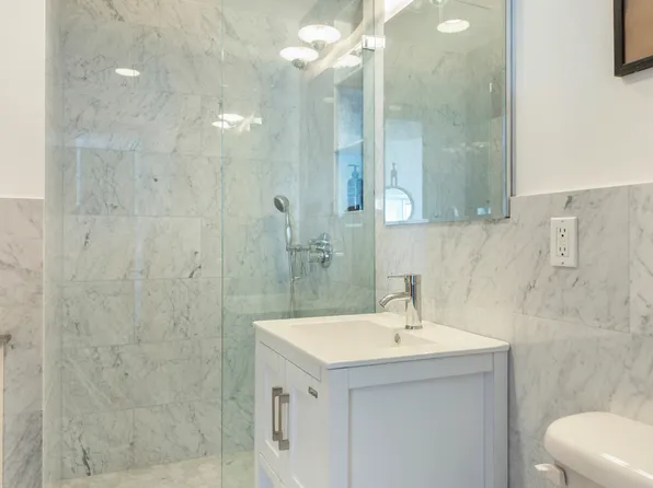 446 Kent Avenue image 10 of 12