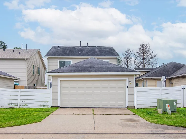 20911 Young Meadows Way — Photo 5