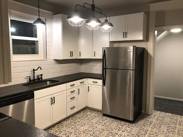 37 W Maple Ave — Photo 3