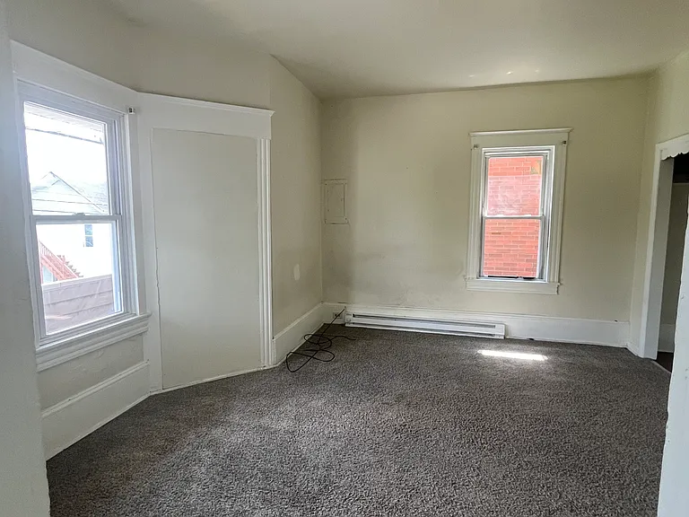 598 Main St #3 — Photo 3
