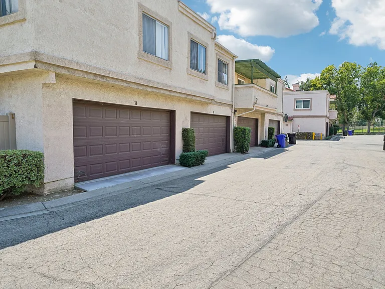 8385 Western Trail Pl #B — Photo 22