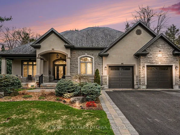 63 Rothwell Dr #B, Ottawa, ON K1J 7G7