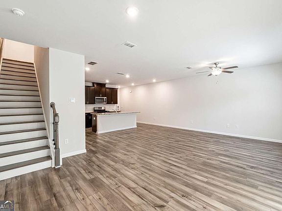 3rd image of 1495 Villageside Ct