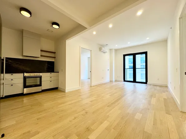 260 Gold Street image 1 of 26