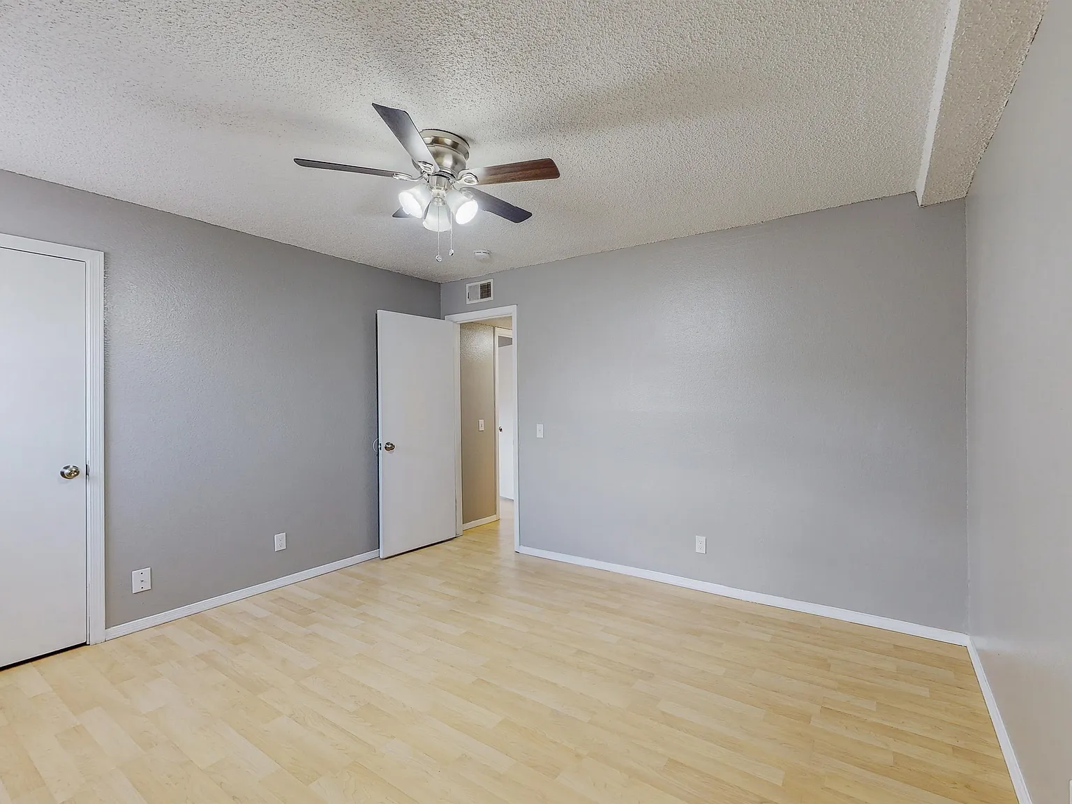 3867 Montgomery Blvd - Apt 1601 - 1 — Photo 3
