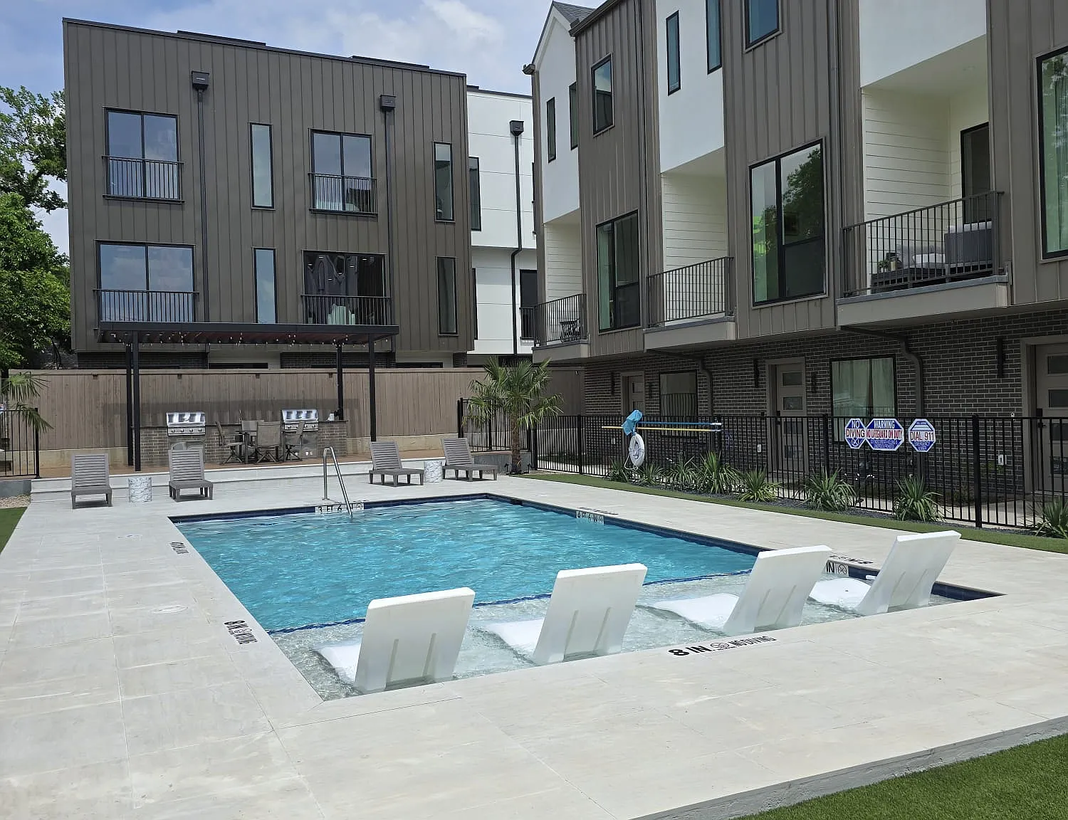 2 bed, 2.5 bath, 1600 sqft, $3,400 — Photo 1