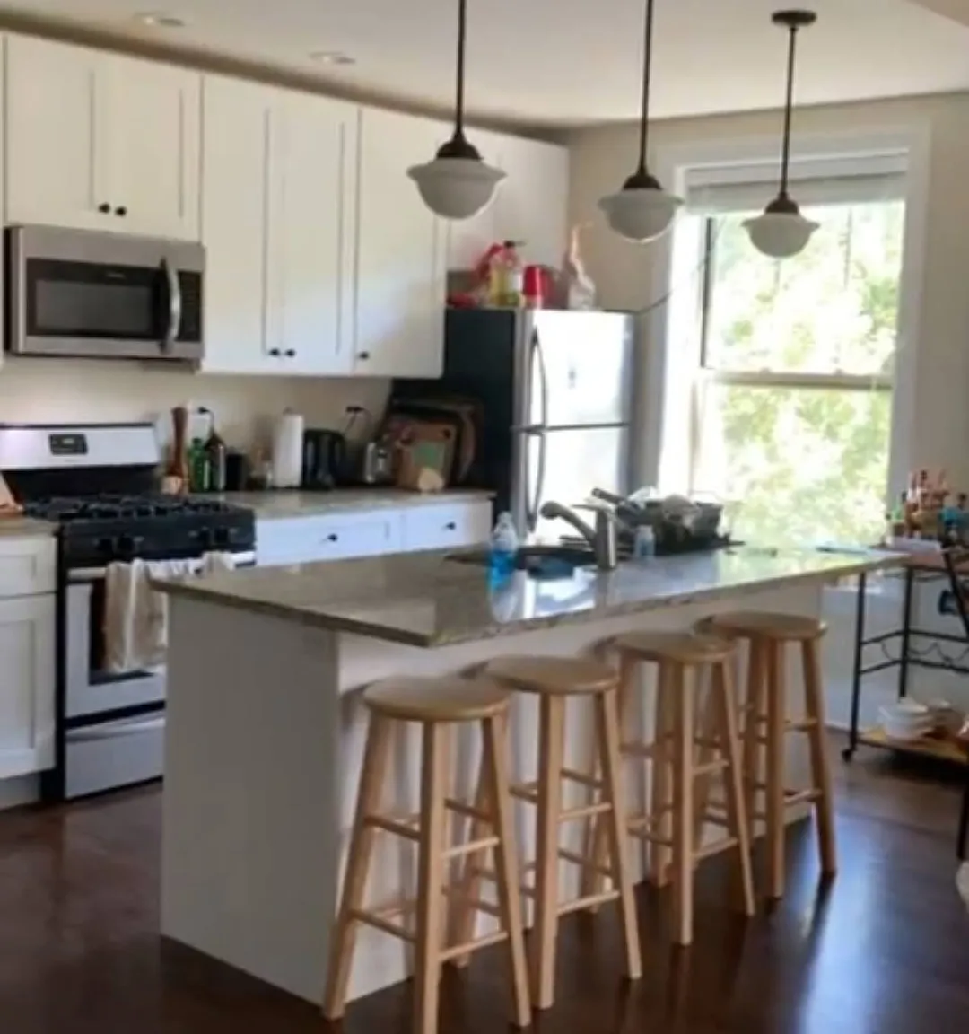 3 bed, 1500 sqft, $3,005 — Photo 2