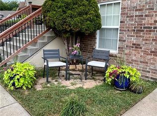 10916 N Oxford Ave, Kansas City, MO 64157