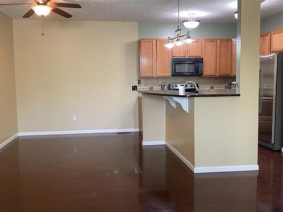 3rd image of 38757 Renwood Ave