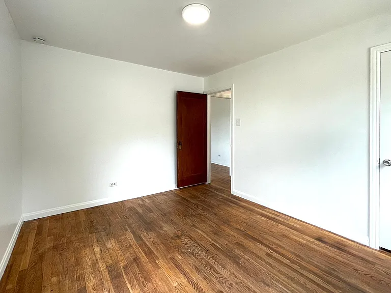 4895 Beach Ct — Photo 21
