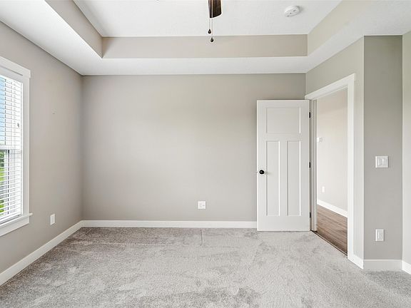 5th image of 408 N Park St
