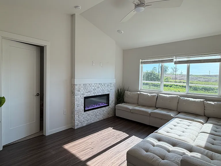 84 Huntington Dr — Photo 10