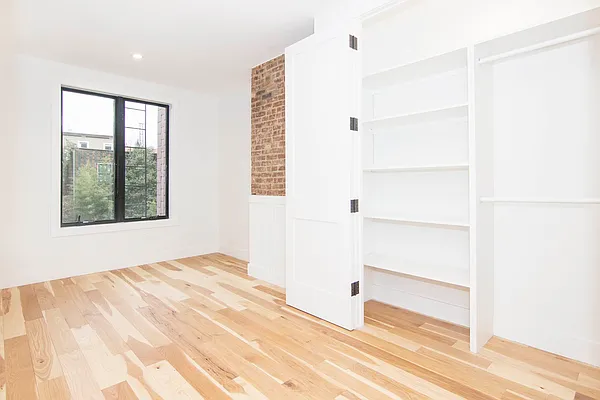 Rented by Sur Management LLC | media 9