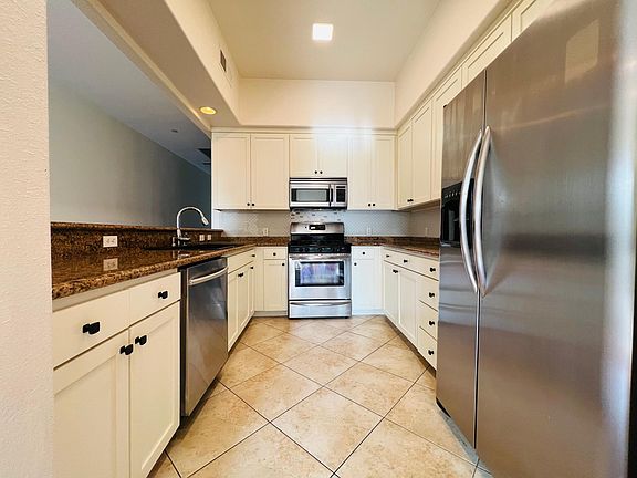 5th image of 10740 Moorpark St APT 306