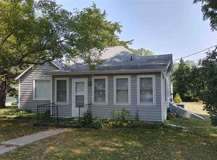 914 9th Ave NE, Independence, IA 50644