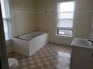 626 1/2 Dawson St, Waterloo, IA 50703