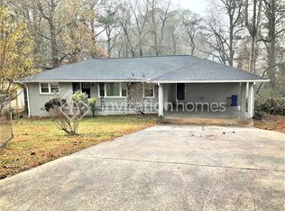 2813 Battlecrest Dr, Decatur, GA 30034