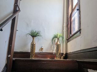 627 W Jefferson St, Joliet, IL 60435