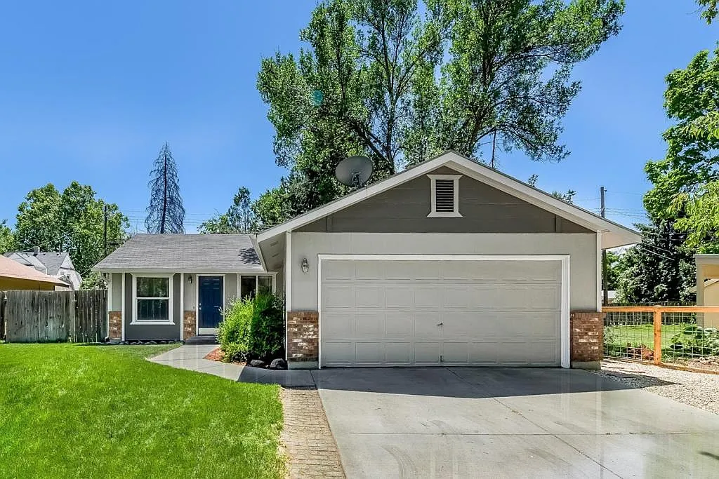 3425 W Glenn St — Photo 1
