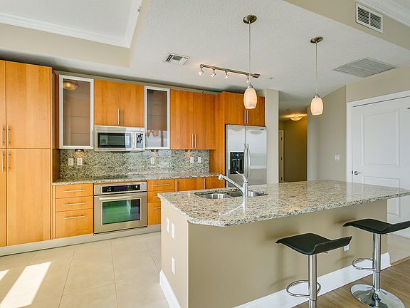 5th image of 1431 RIVERPLACE Boulevard #2908