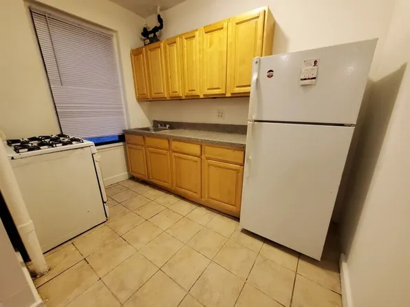 21-77 33rd St #1A, Astoria, NY 11105