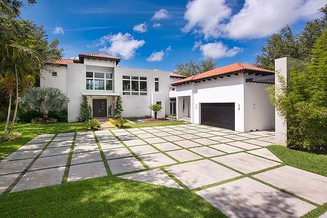 Welcome to "Casa Iluminada"