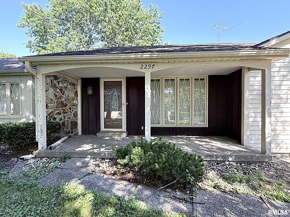 2nd image of 2297 Catherine St